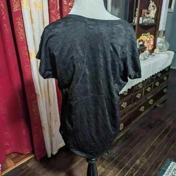 Lululemon blouse - Picture 2 of 4